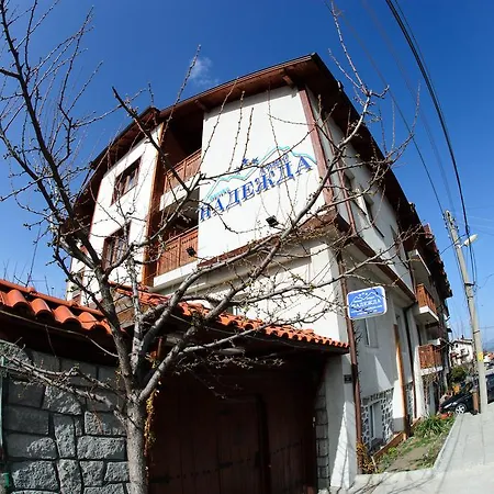 Hotel Family Nadejda 3*