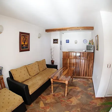 Family Nadejda Otel